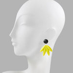 Load image into Gallery viewer, BŌSHI earrings, spring green

