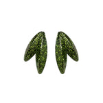 Load image into Gallery viewer, Twin-LEAVES ✕ Shine earrings, leaf green

